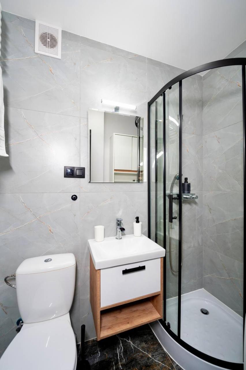 Apartament Obok Metra! Apartmenty Natural *