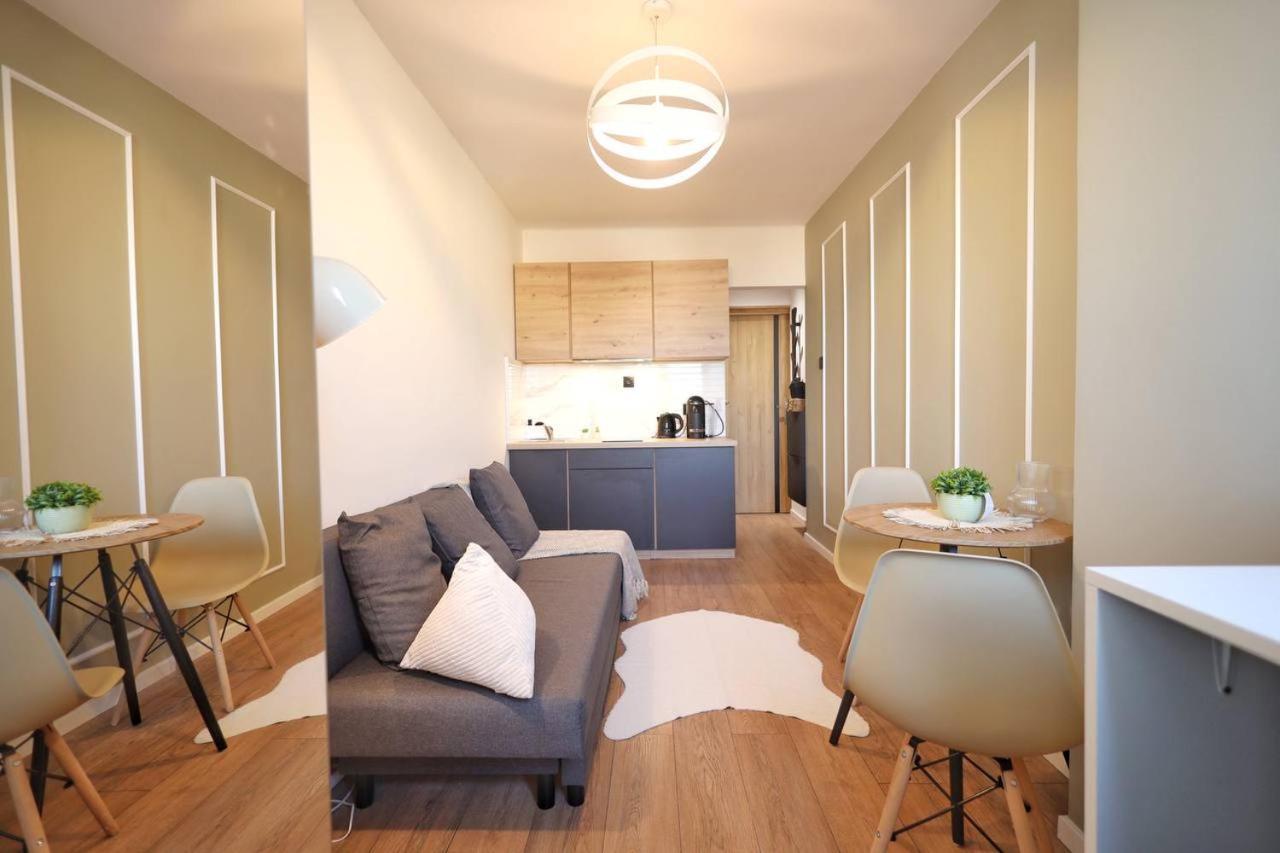 Apartament Obok Metra! Apartmenty Natural Warszawa